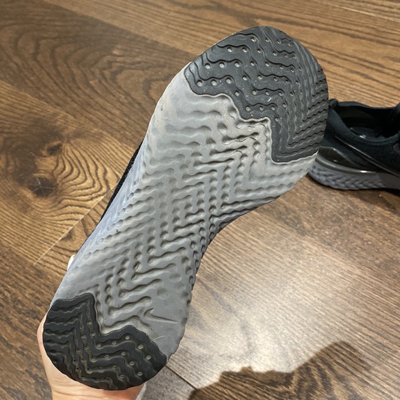 Women running shoes - Picture 3 of 4